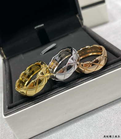 ch*el wide Di*m*nd pattern smooth ring