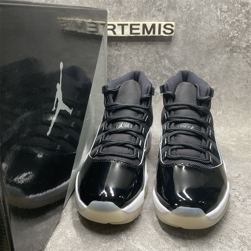 AIR JORDAN 11 RETRO