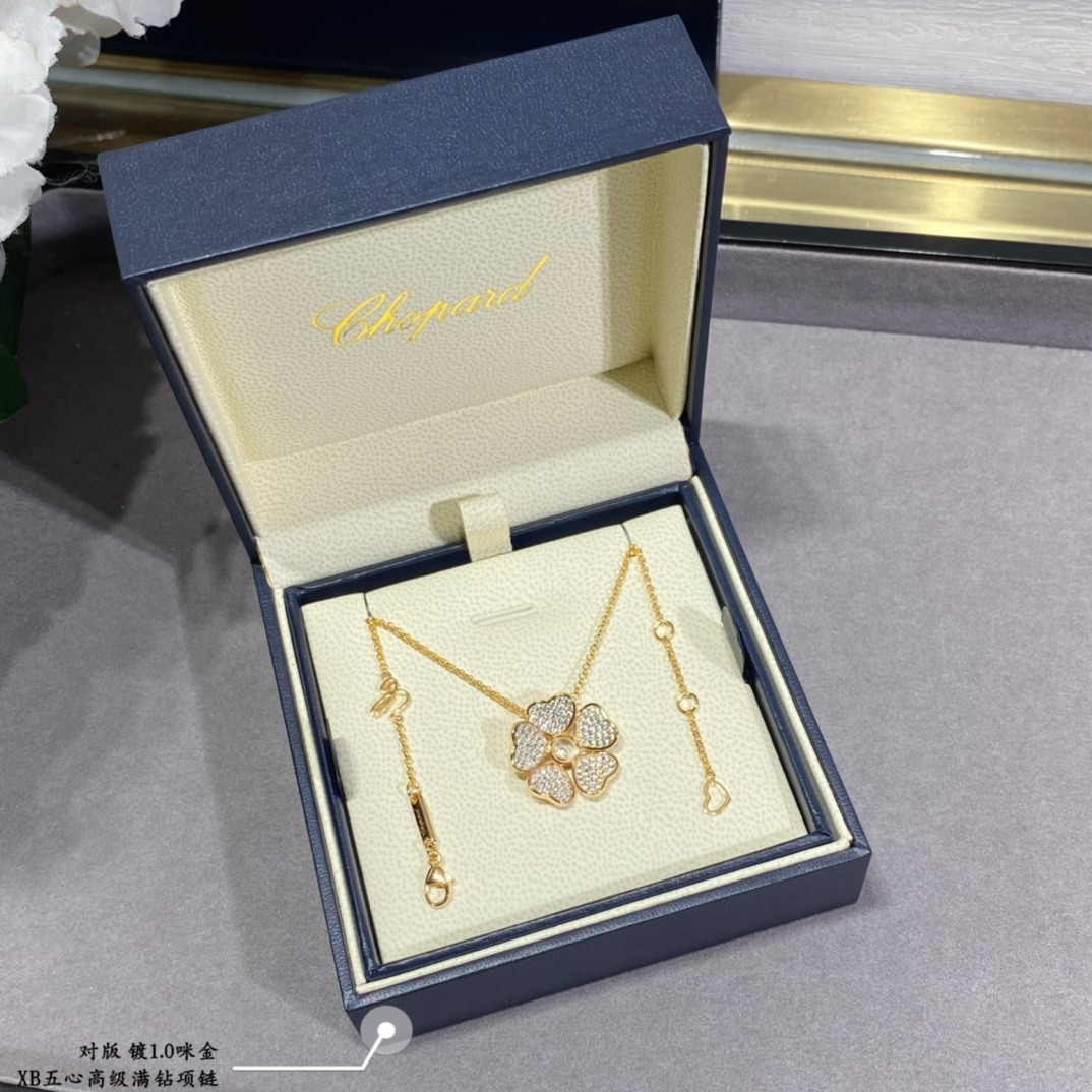 chopard five He**ts full di*m*nd necklace