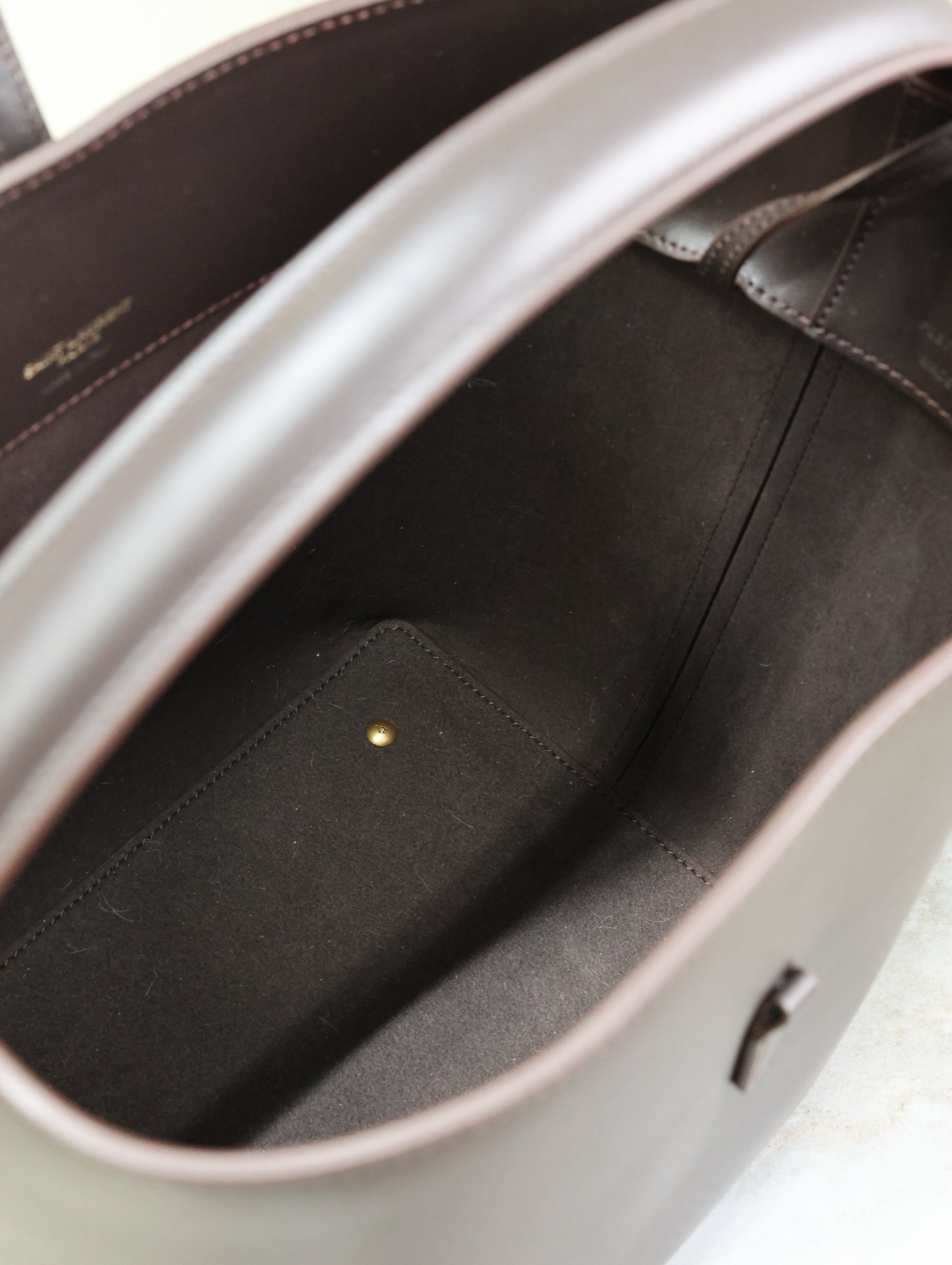 Y*L le 37 in shiny leather 26x20x12cm