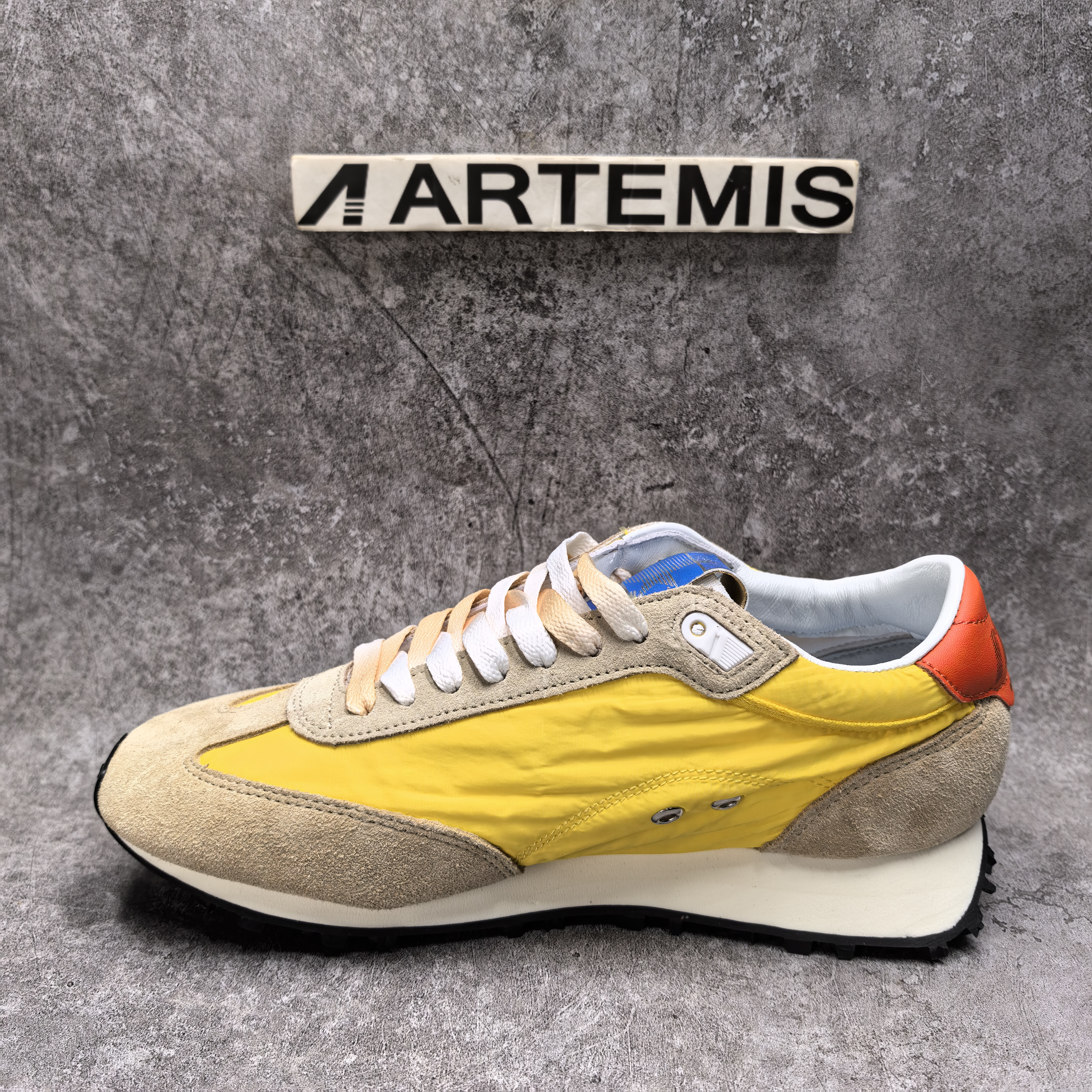 UA Golden Goose Sneaker