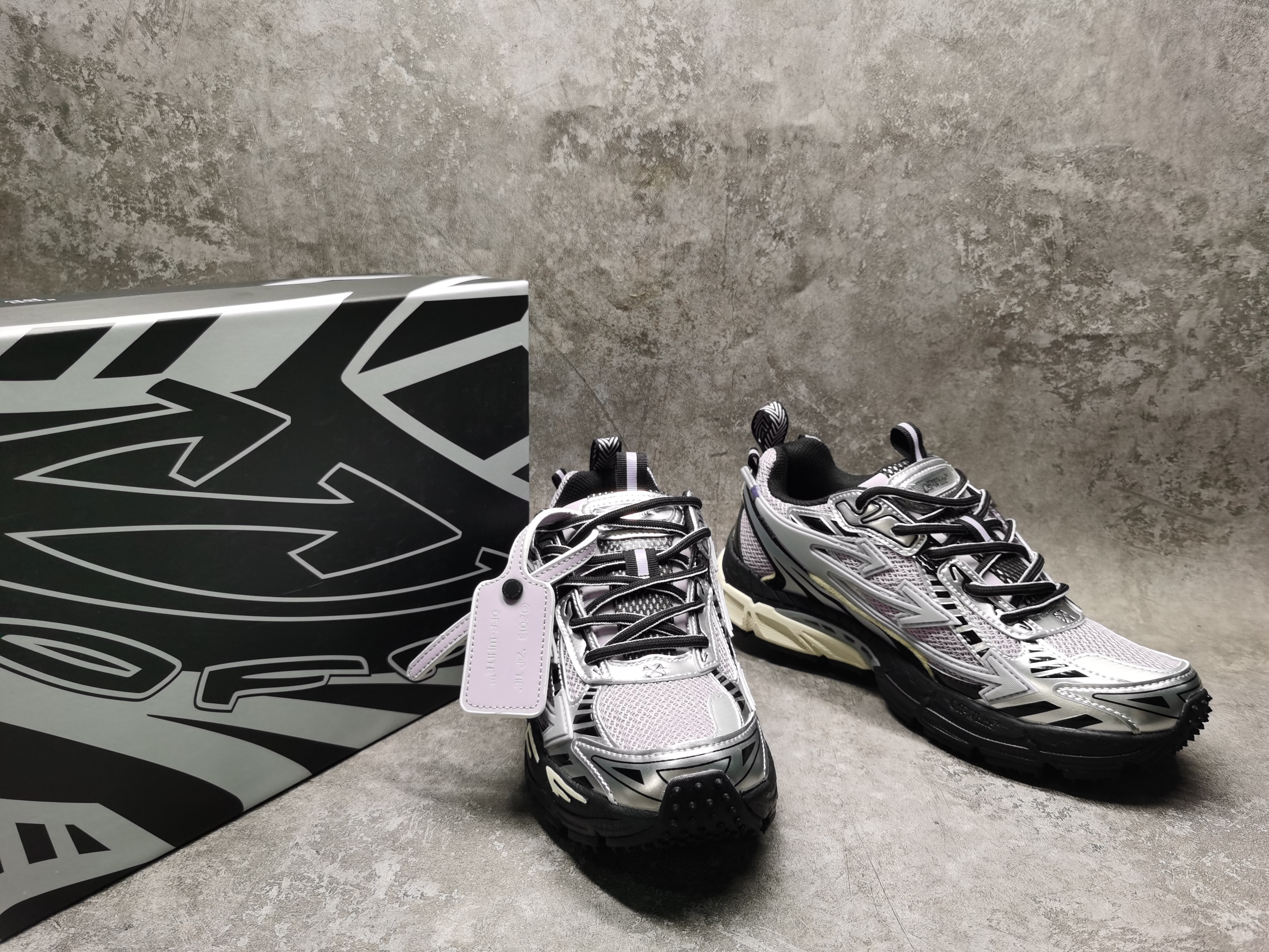 UA Off-White "BE RIGHT BACK"