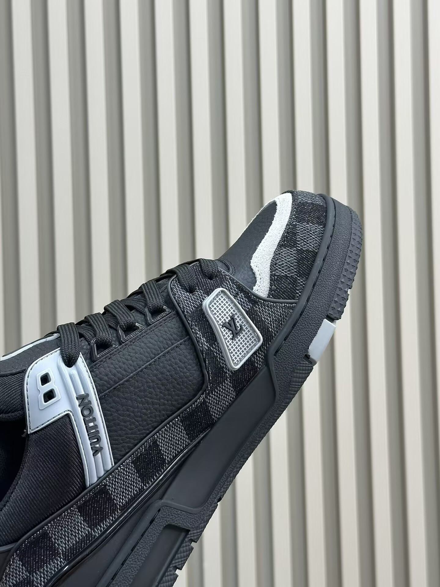 UA LV TRAINER SNEAKER