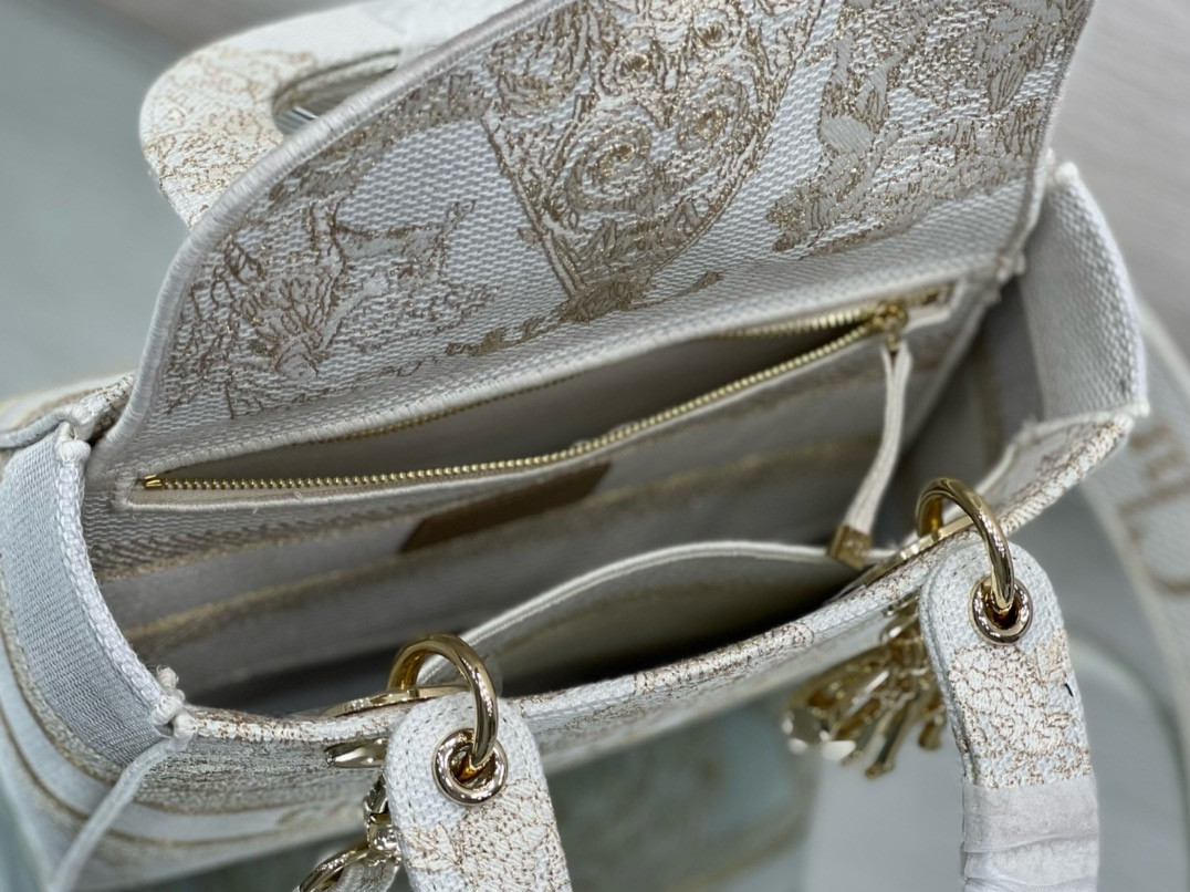 medium D*or lady d-lite bag 24 x 20 x 11 cm