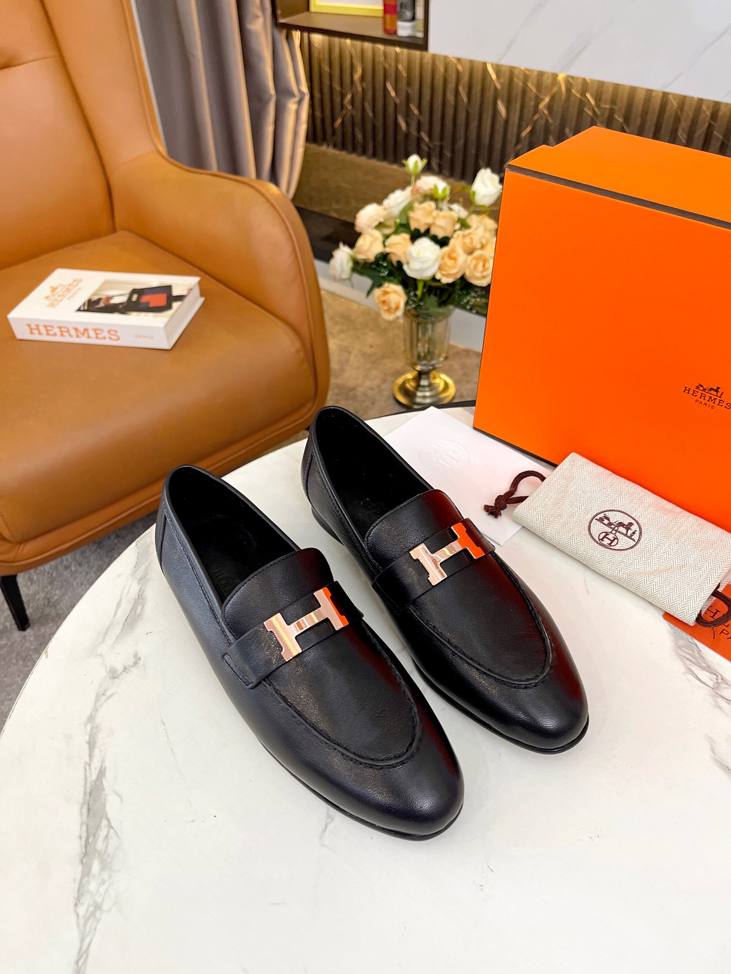 ua H**me5 paris loafer