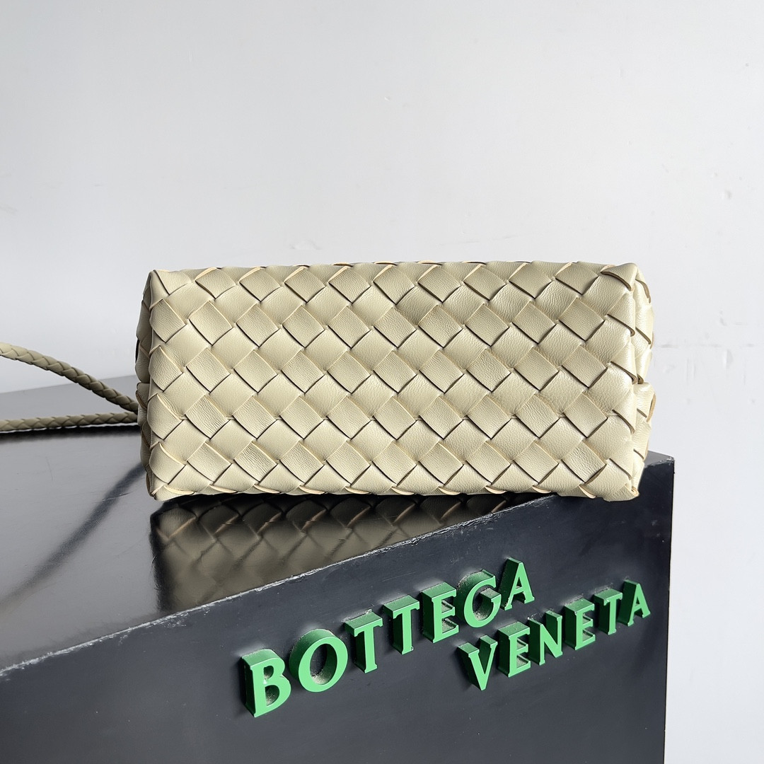 bo*te*ga Ve*ne*ta small andiamo 25x22x10.5cm