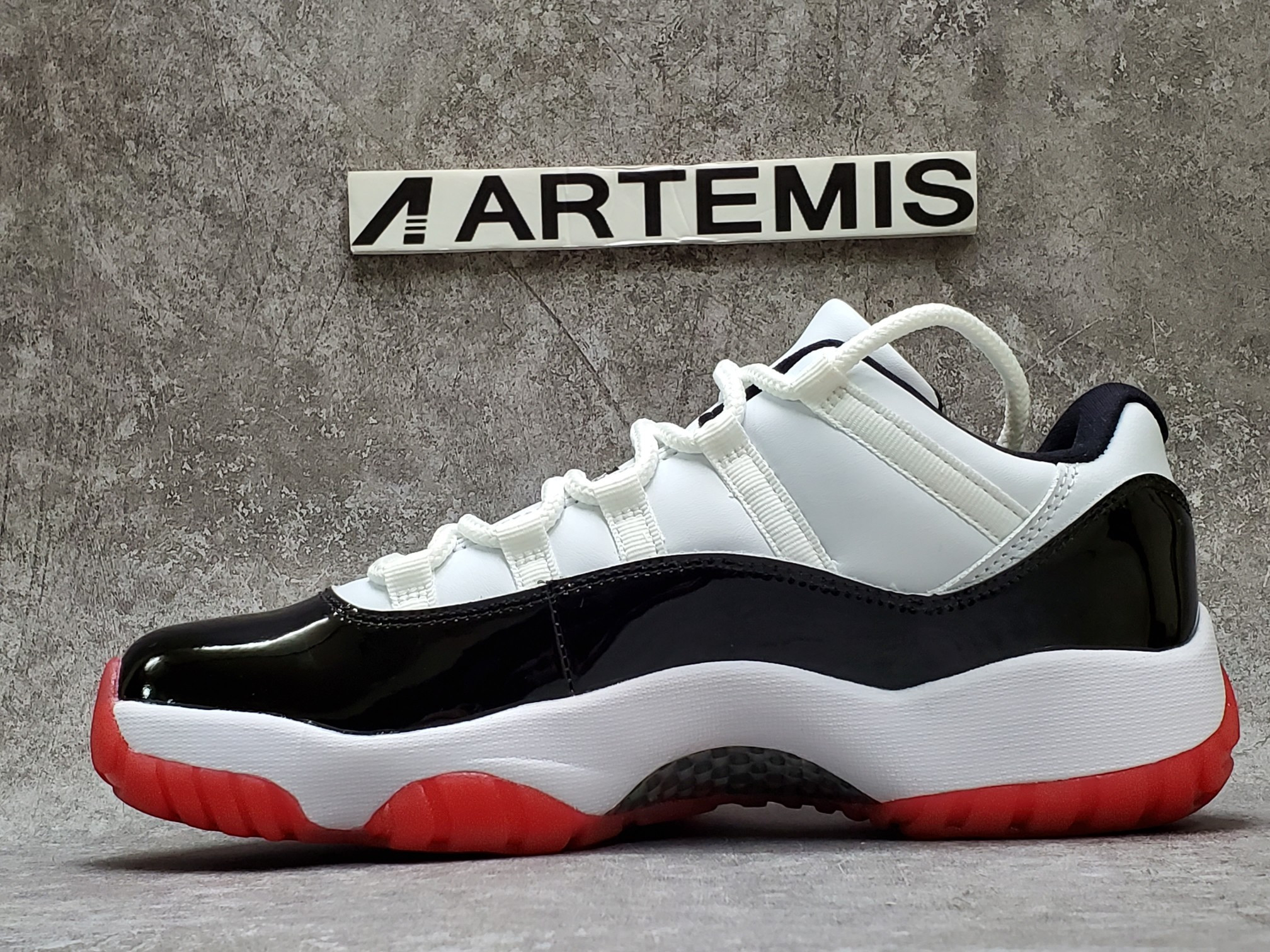 Air Jordan 11 Retro Low 