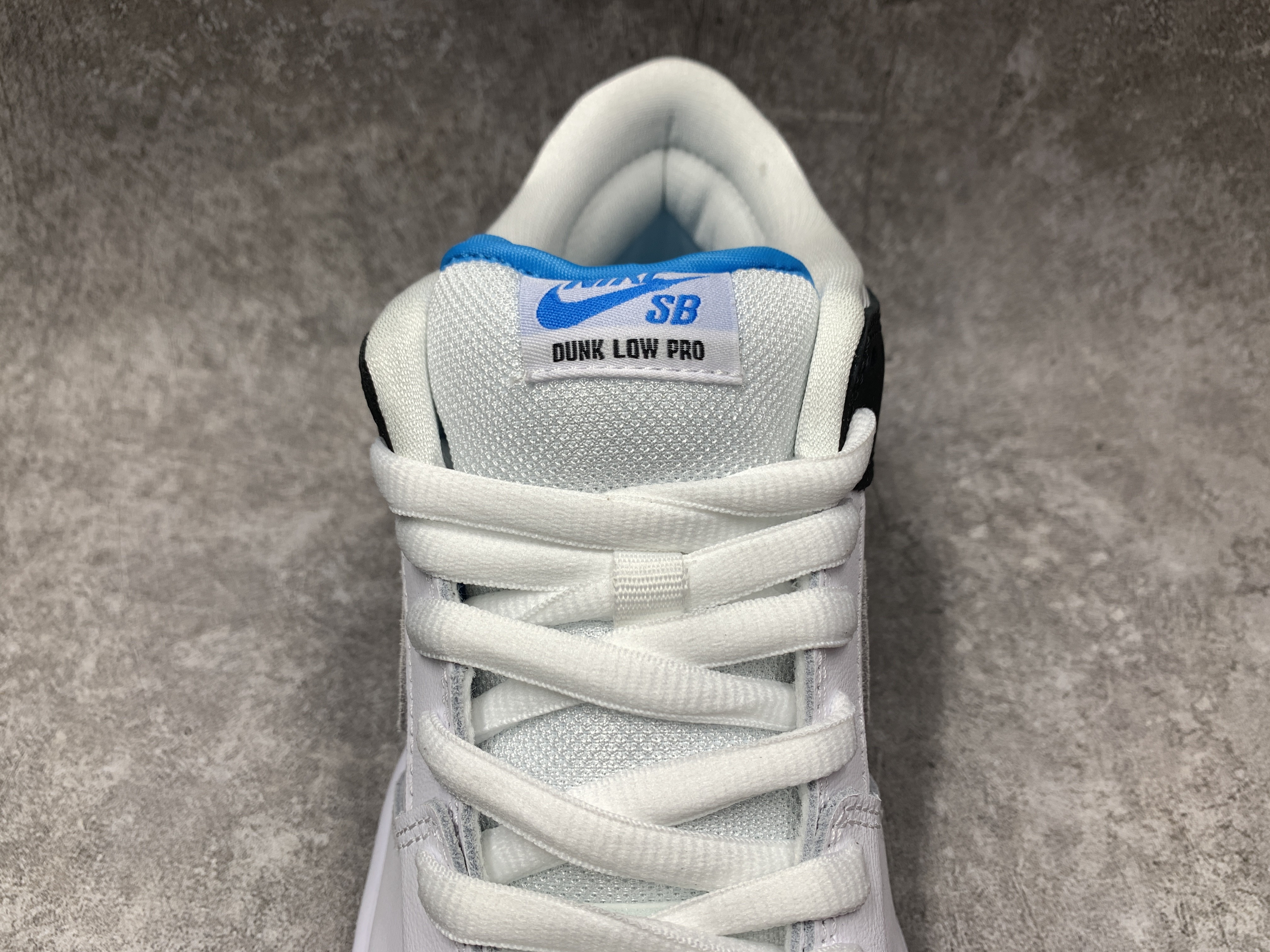 Nike SB Dunk Low Laser Blue