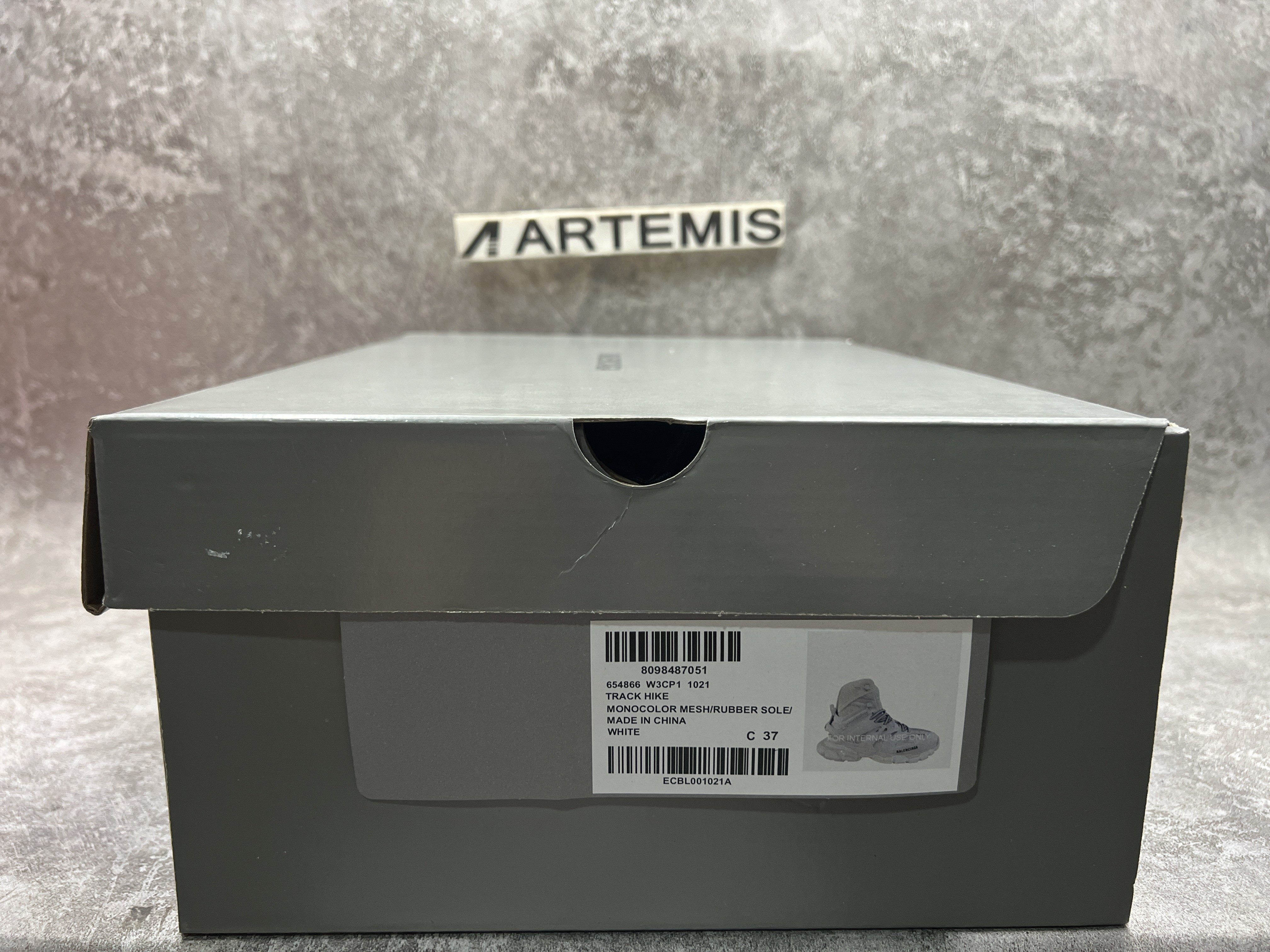 Balenciga Track Hike White