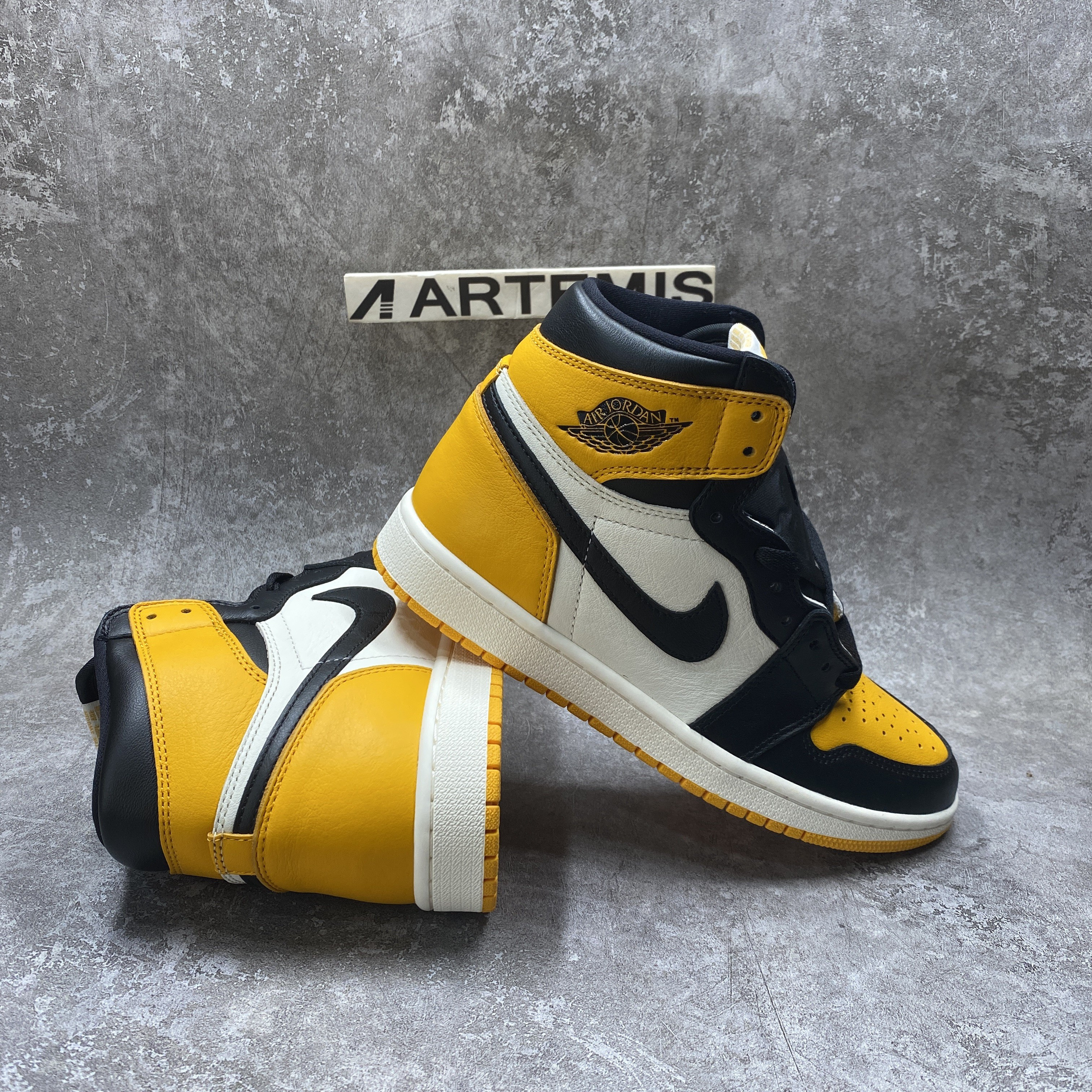 Air Jordan 1 High OG Yellow Toe