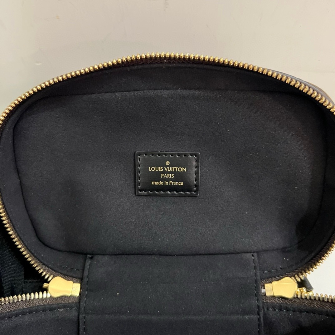 l0*is V*t0n lv vanity pm m45165 19x13x11 cm