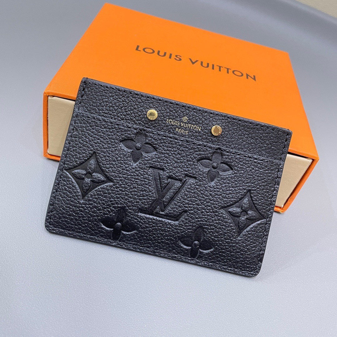 LV CARD HOLDER M81282