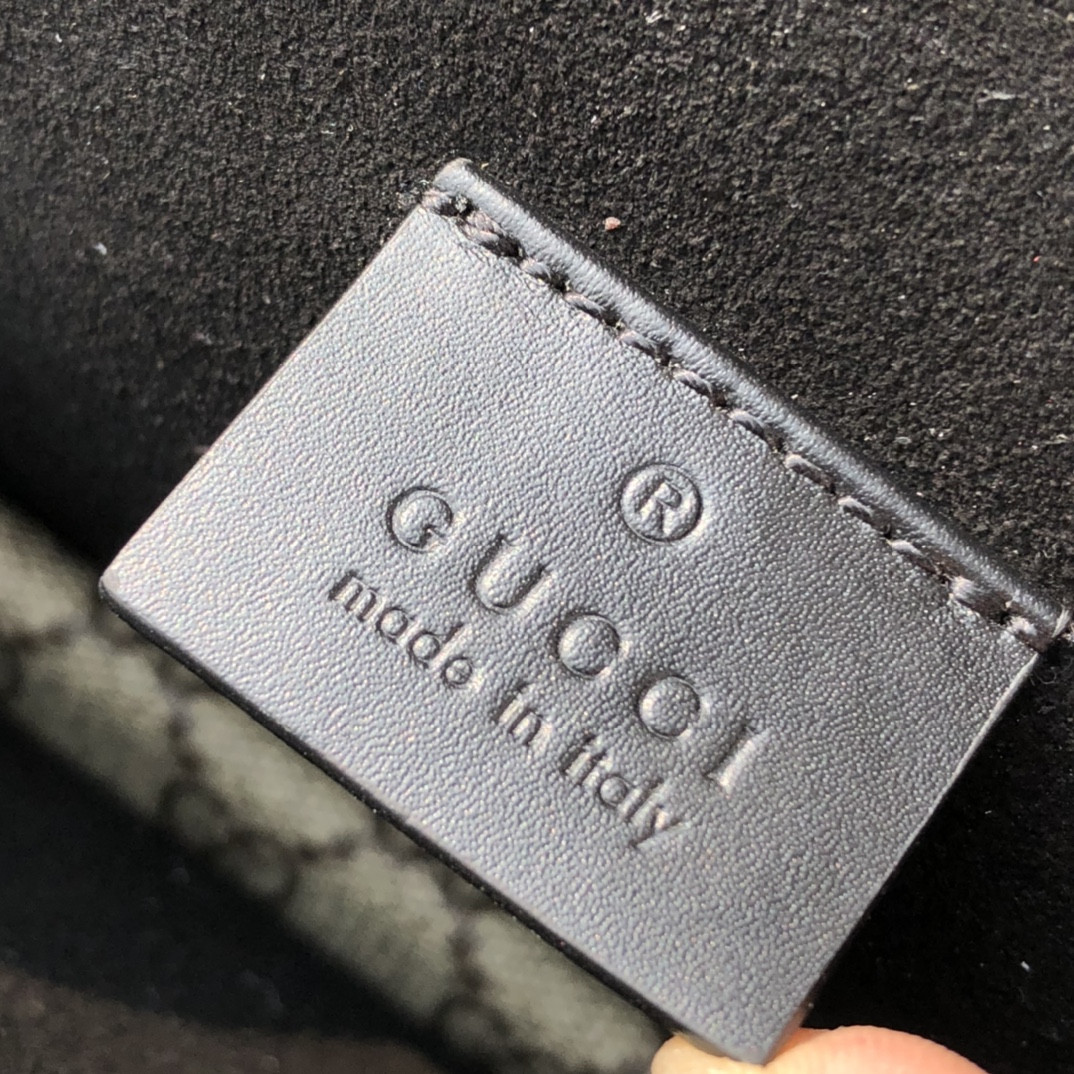 G*u*i dionysus small shoulder bag 11"wx7"hx3.5"d