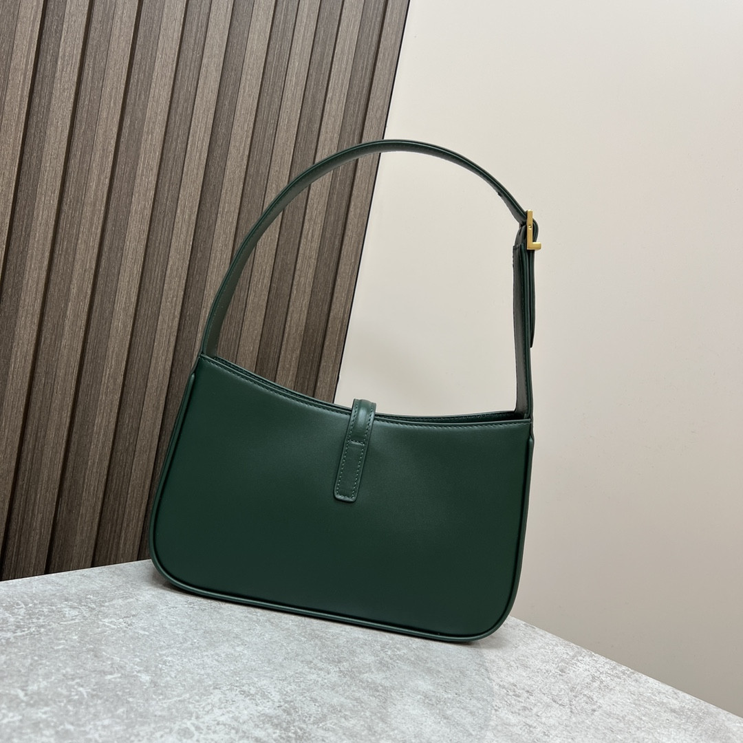 Y*L le 5 À 7 in smooth leather vert fonce 9 x 6.3 x 2.5 inches