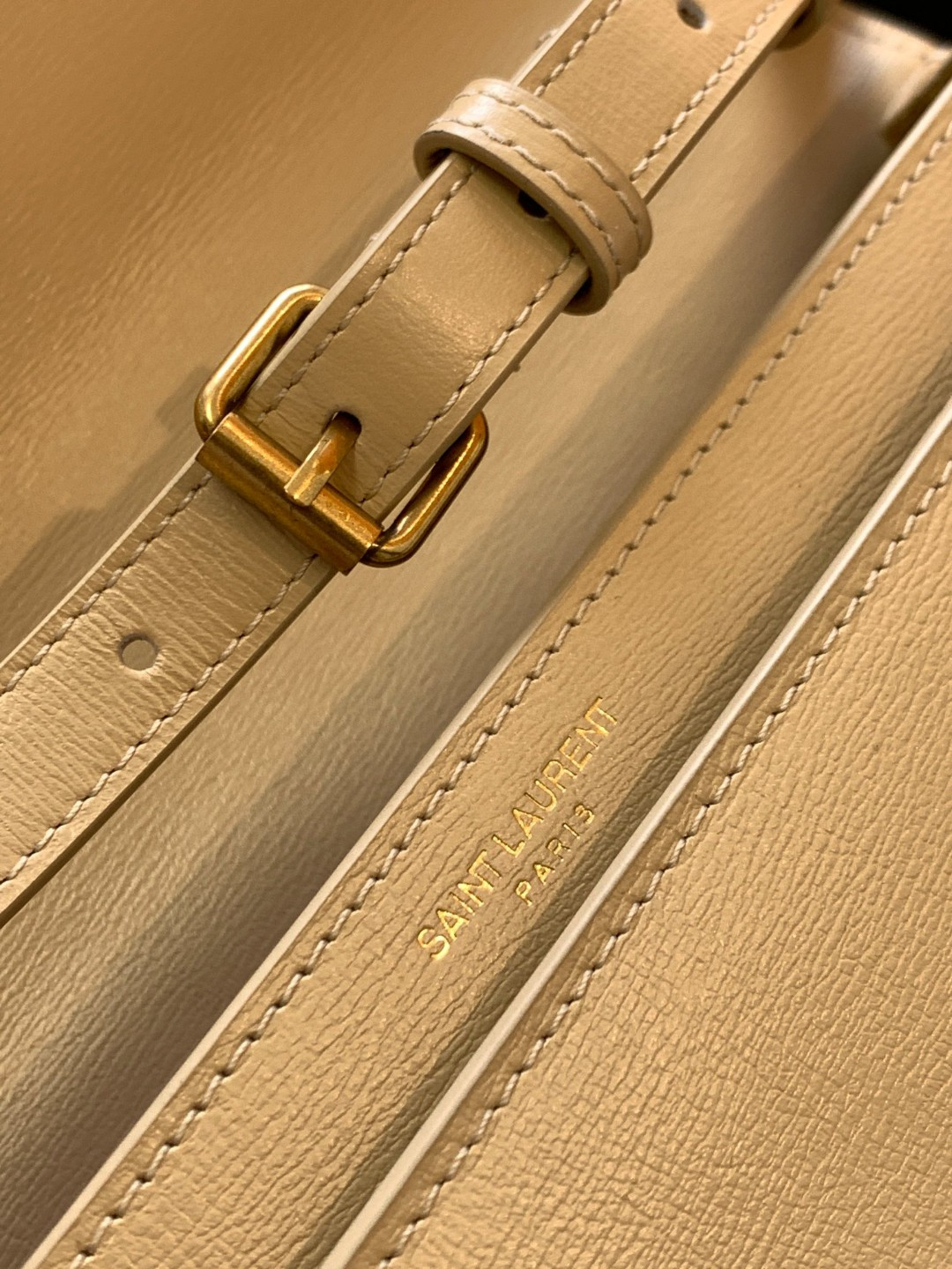 Y*L sunset large in smooth leather beige 10.6 x 7 x 3.1 inches