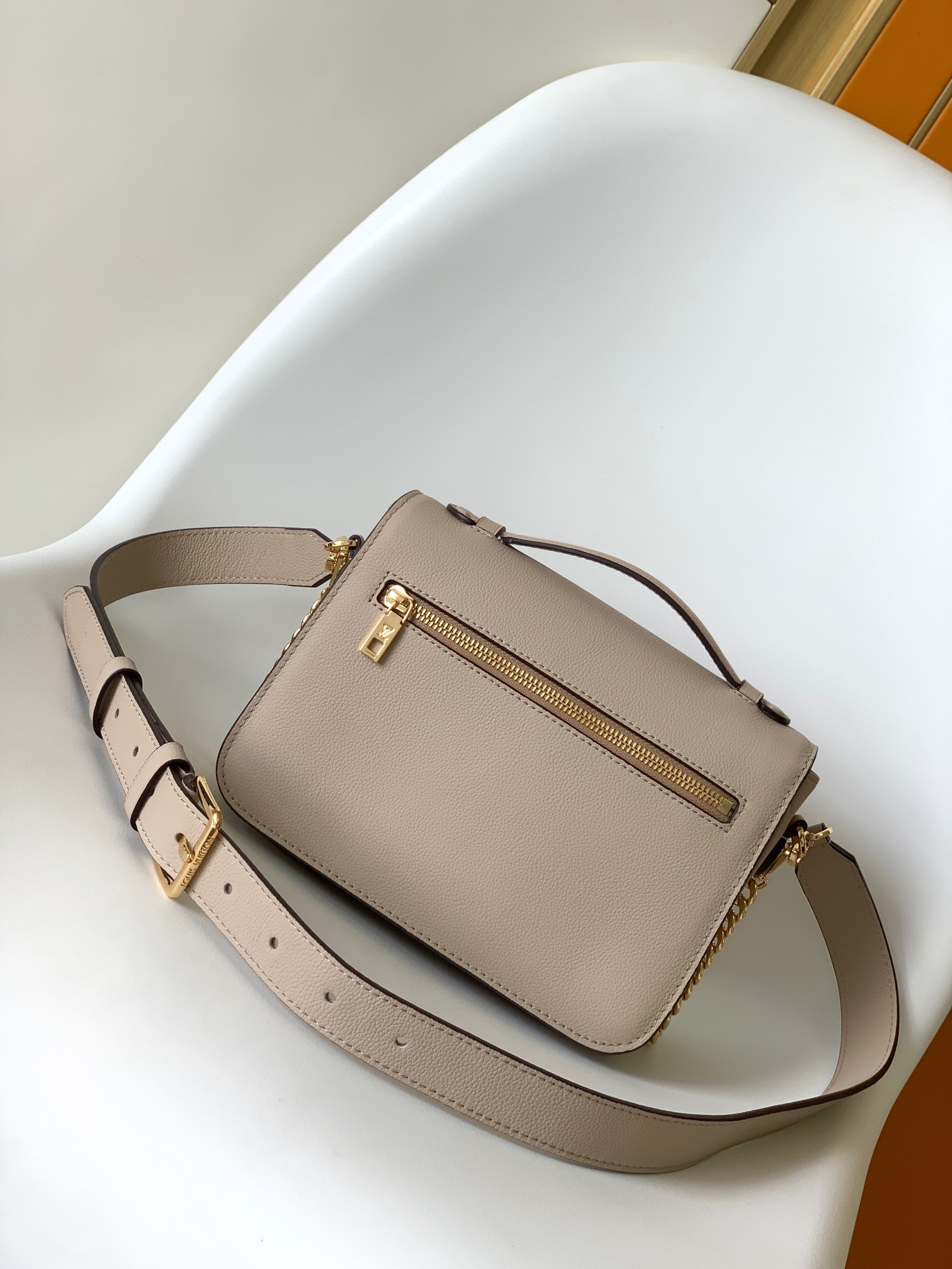 LV M22792 Oxford 8.7 x 6.3 x 3.7 inches