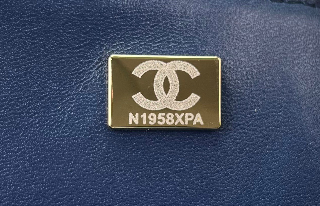 Ch*el classic 11.12 handbag tweed & gold-tone metal 6 × 9.9 × 2.5 in