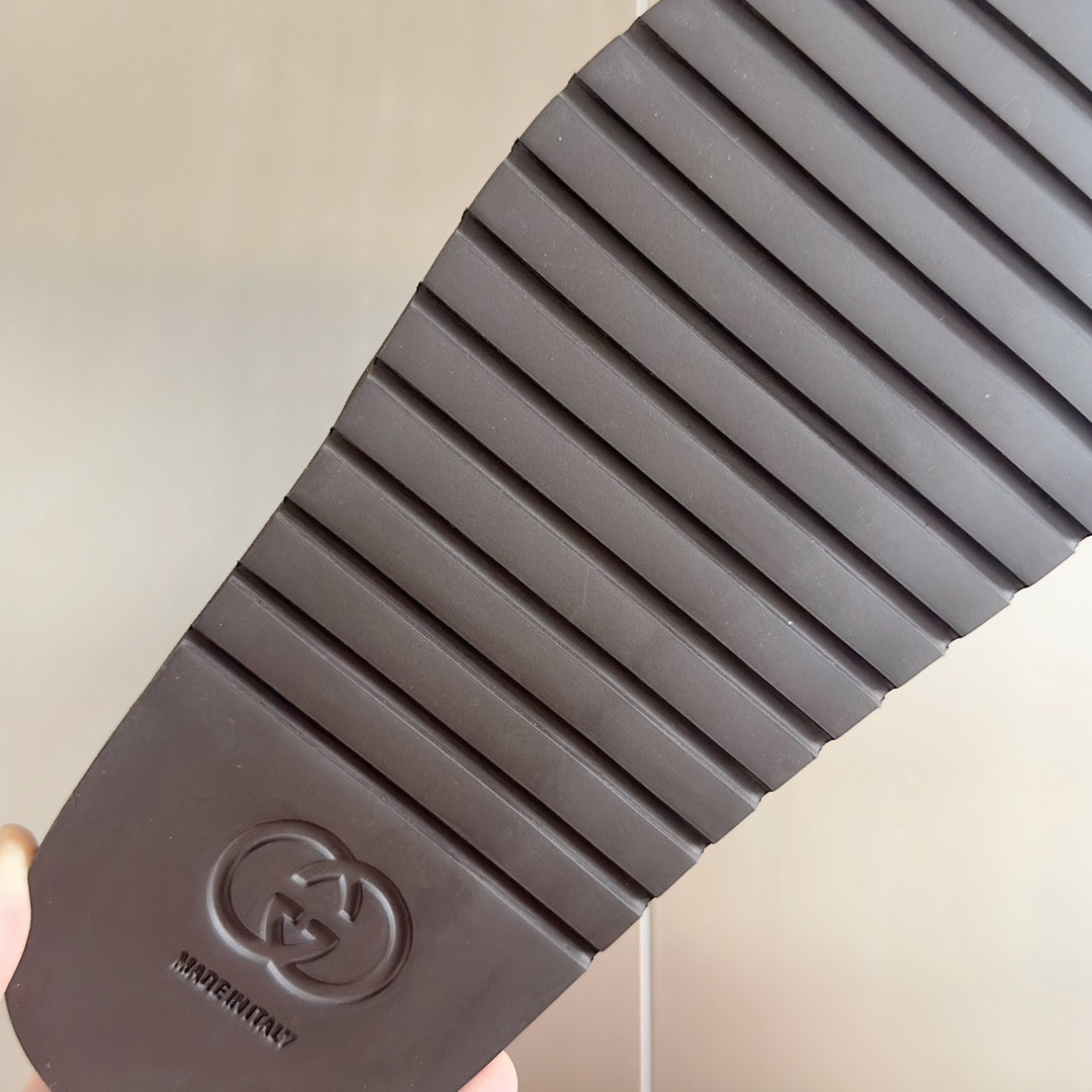 ua G*u*i gg slide sandal