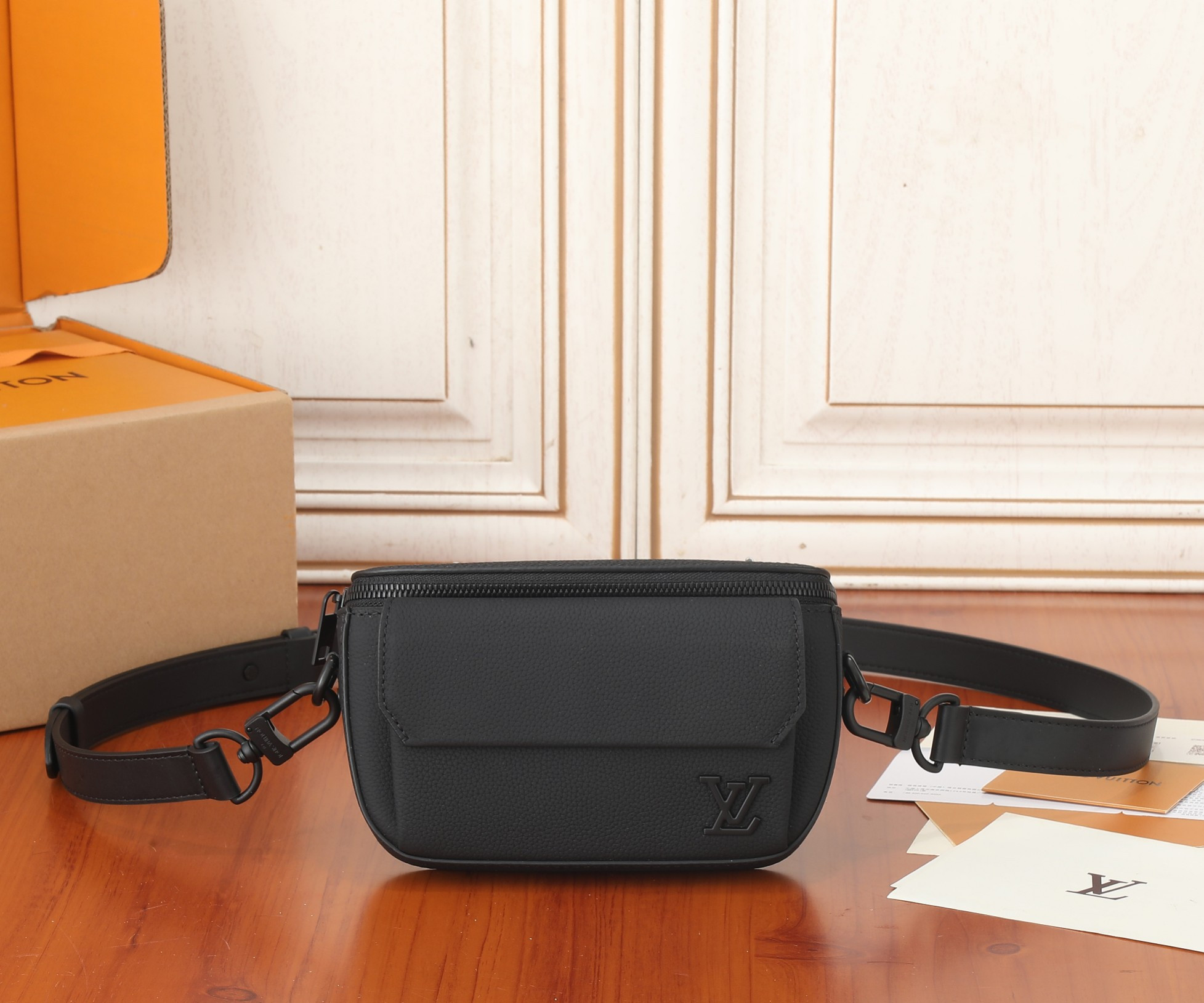 LV Pilot Wearable Wallet M83563  7.9 x 4.7 x 2.2 in