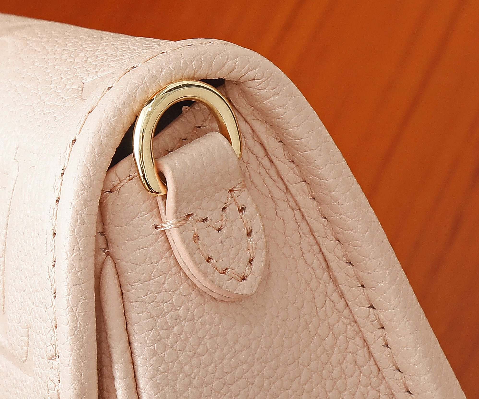 LV Nano Diane  M83566 7.5 x 4.1 x 2.4 in