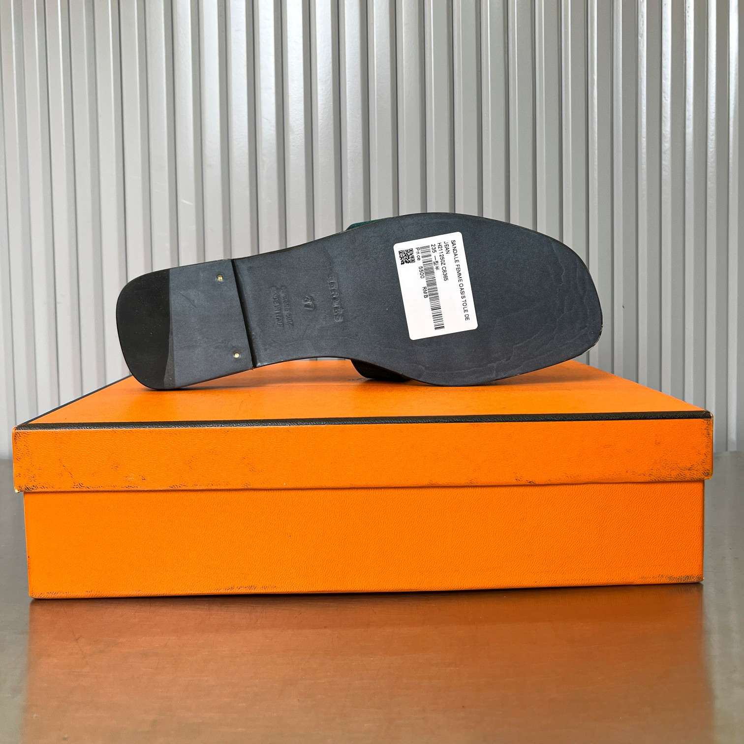 ua H**me5 oran sandal