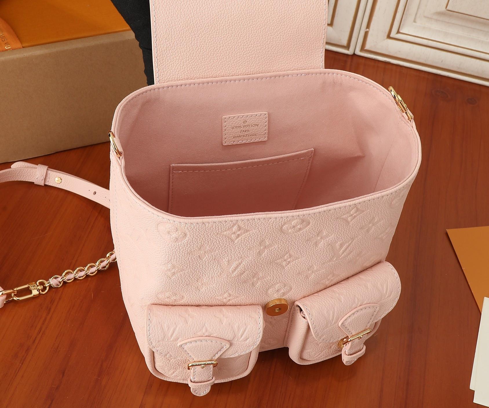 LV Backup M47074 7.9 x 8.7 x 5.5 inches