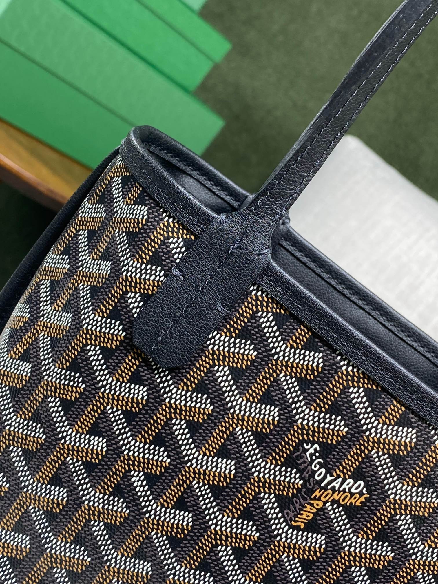 Go*ard anjou mini bag 20 cm x 10 cm x 20 cm