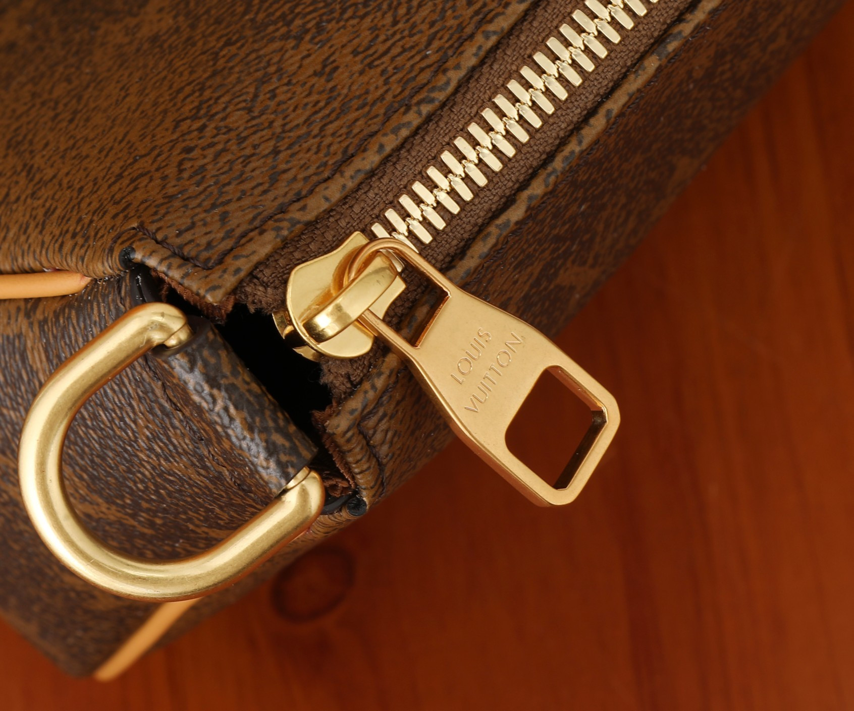 LV Pochette Accessoire XL M11623 28x16.5x9CM