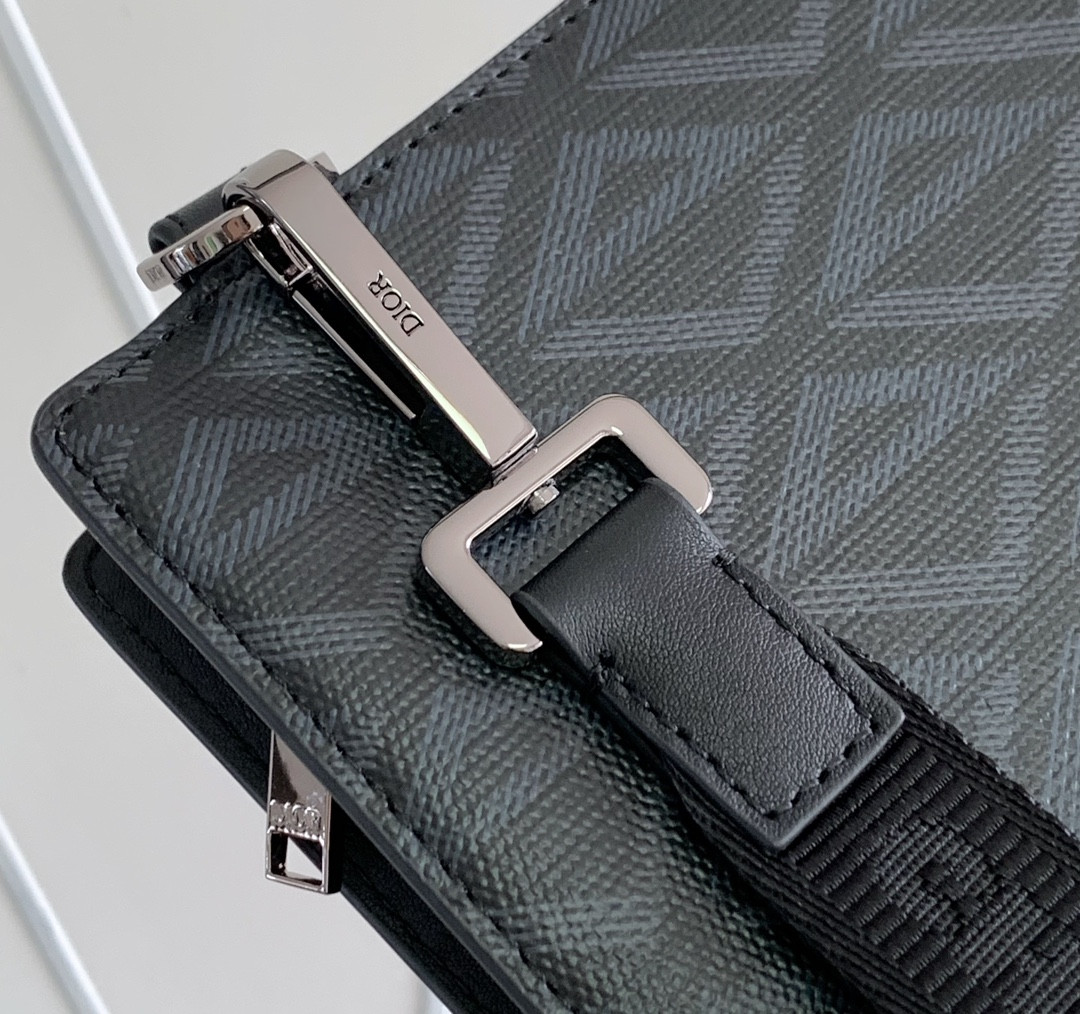 D*or a5 triangle pouch 27 x 19.5 x 6 cm