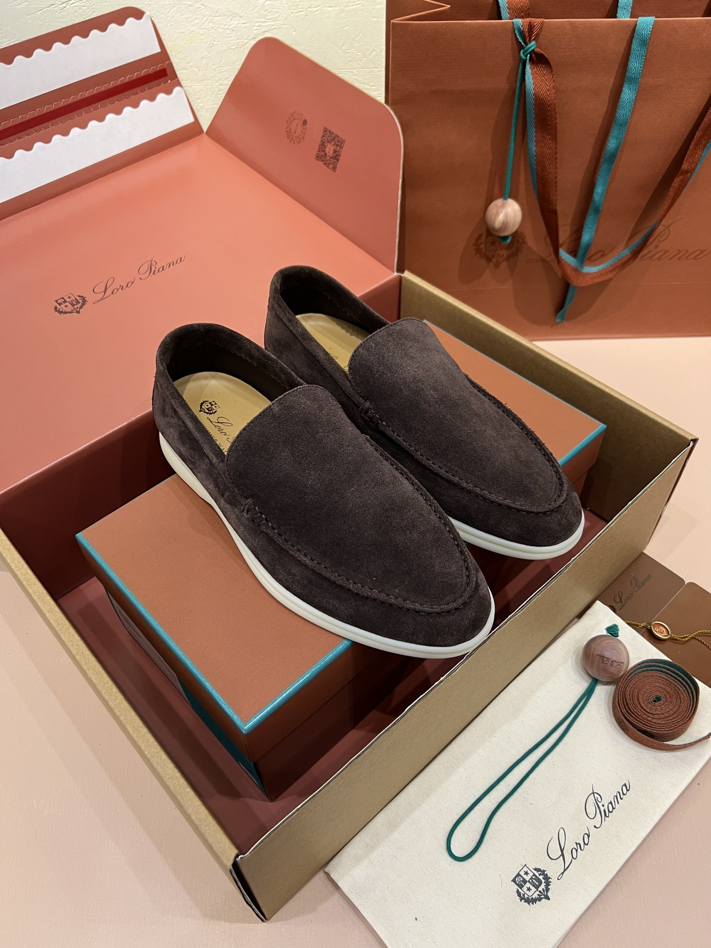 ua L**o p*ana summer walk loafers