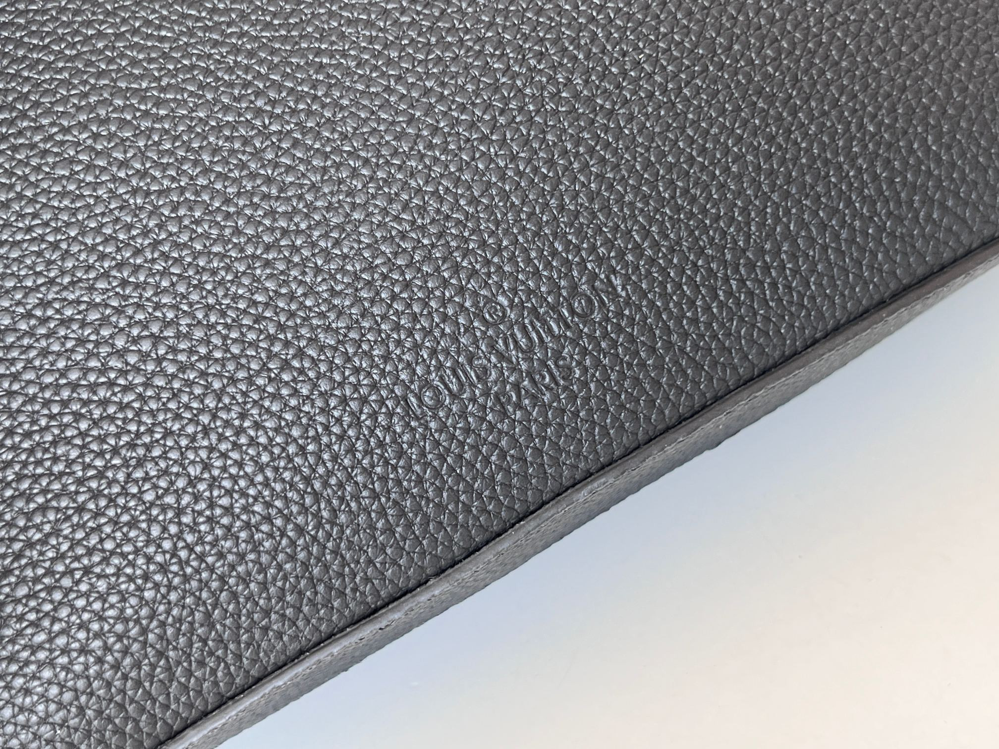 LV Fastline Messenger M22482 23.5×18×7CM