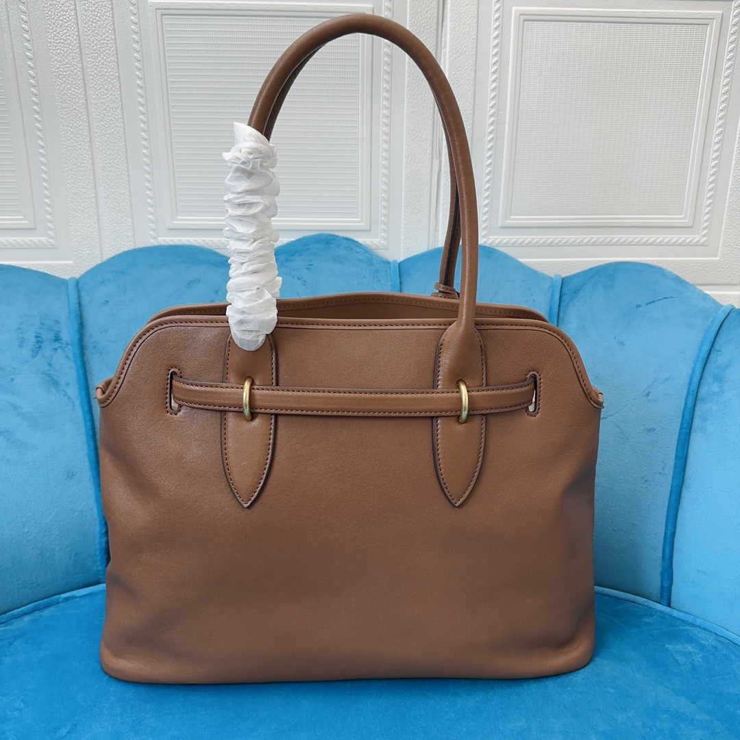 Miu Miu aventure nappa 31X40X13CM