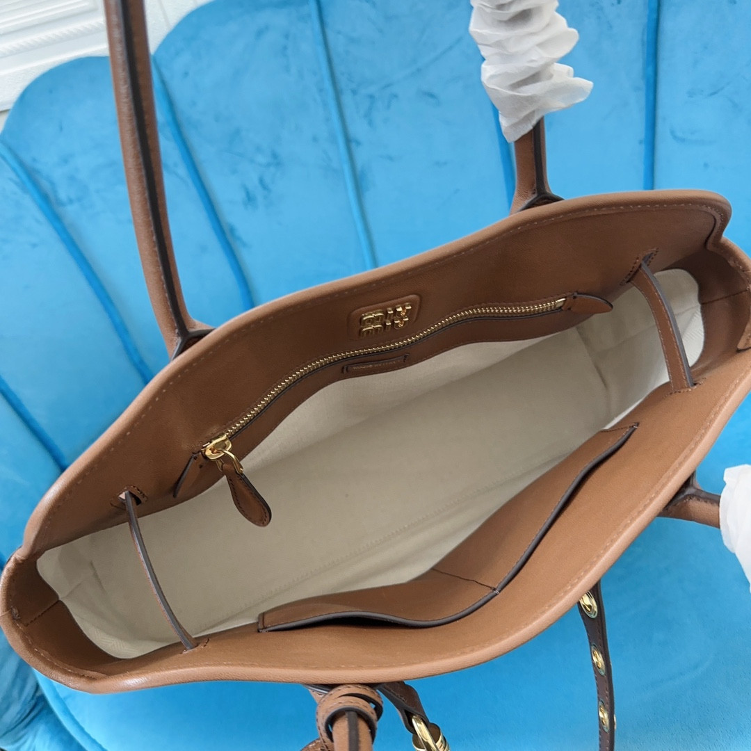 Miu Miu aventure nappa 31X40X13CM