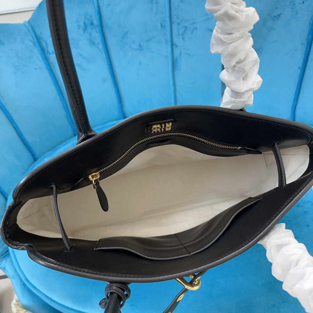 Miu Miu aventure nappa 31X40X13CM