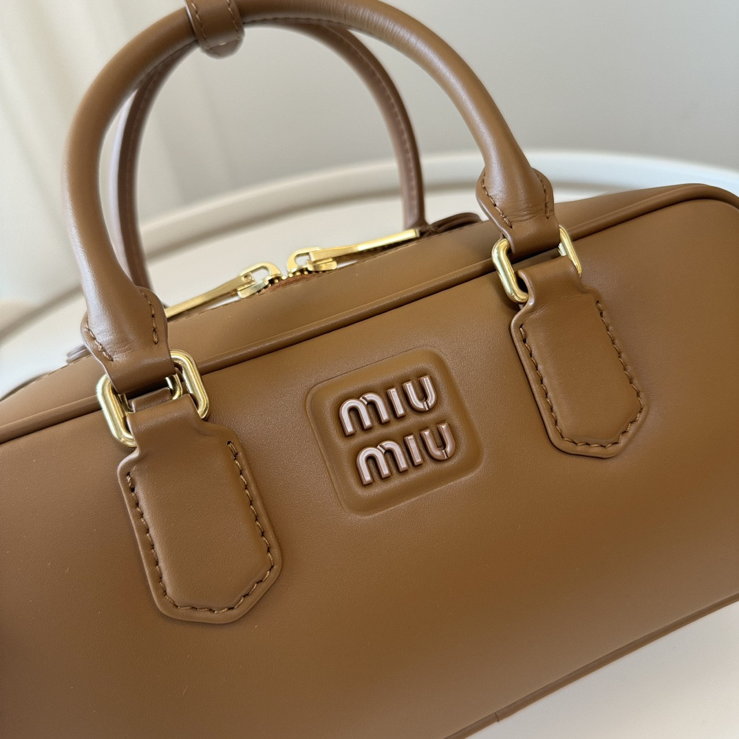Miu Miu Arcadie leather bag 12x27x9cm