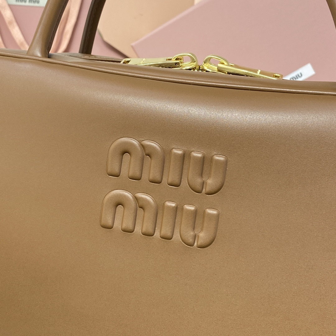 Miu Miu Leather Beau bag 23x34x10cm