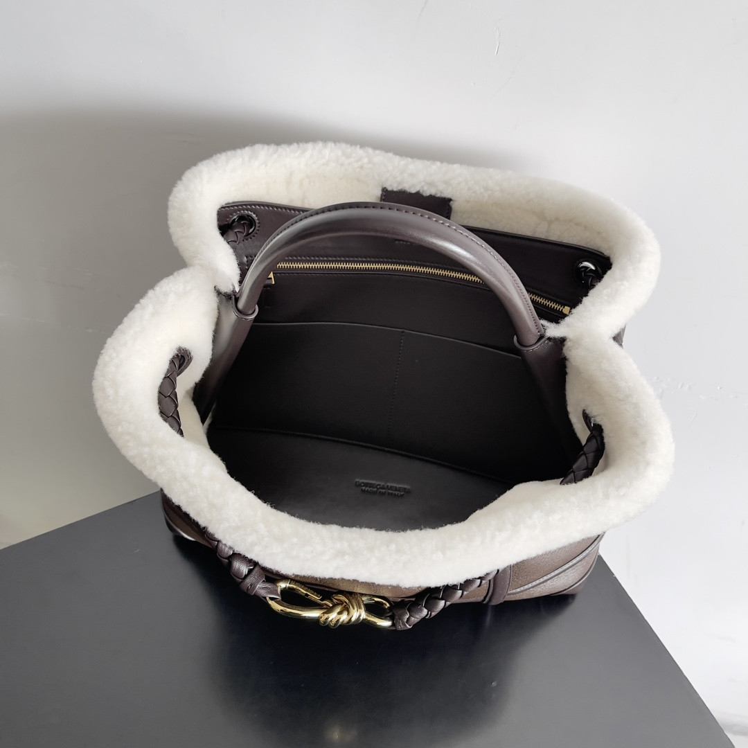 bo*te*ga Ve*ne*ta medium andiamo 32x24x12cm