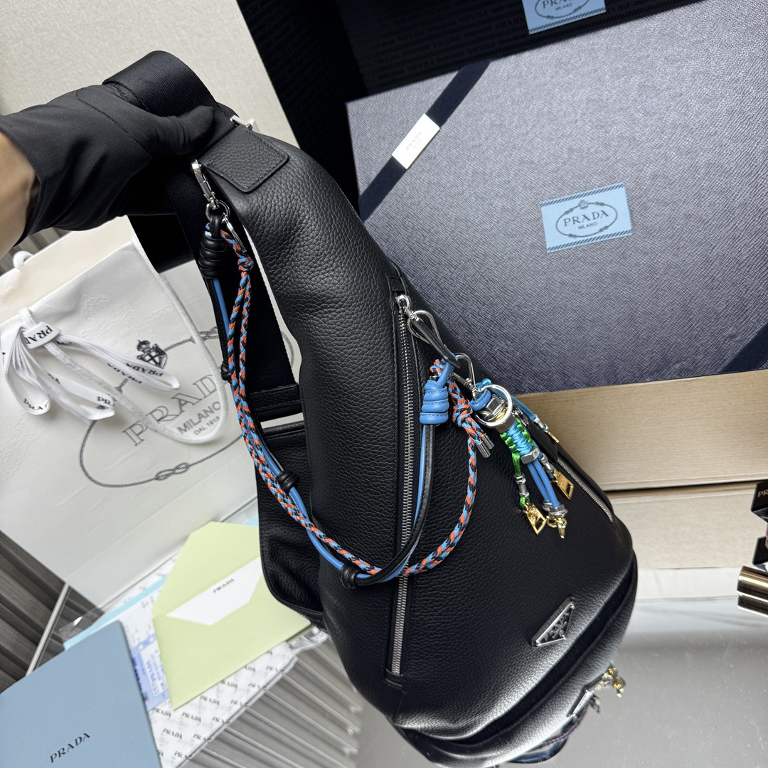 Pra*a cross leather bag 47.5x26.5x10cm