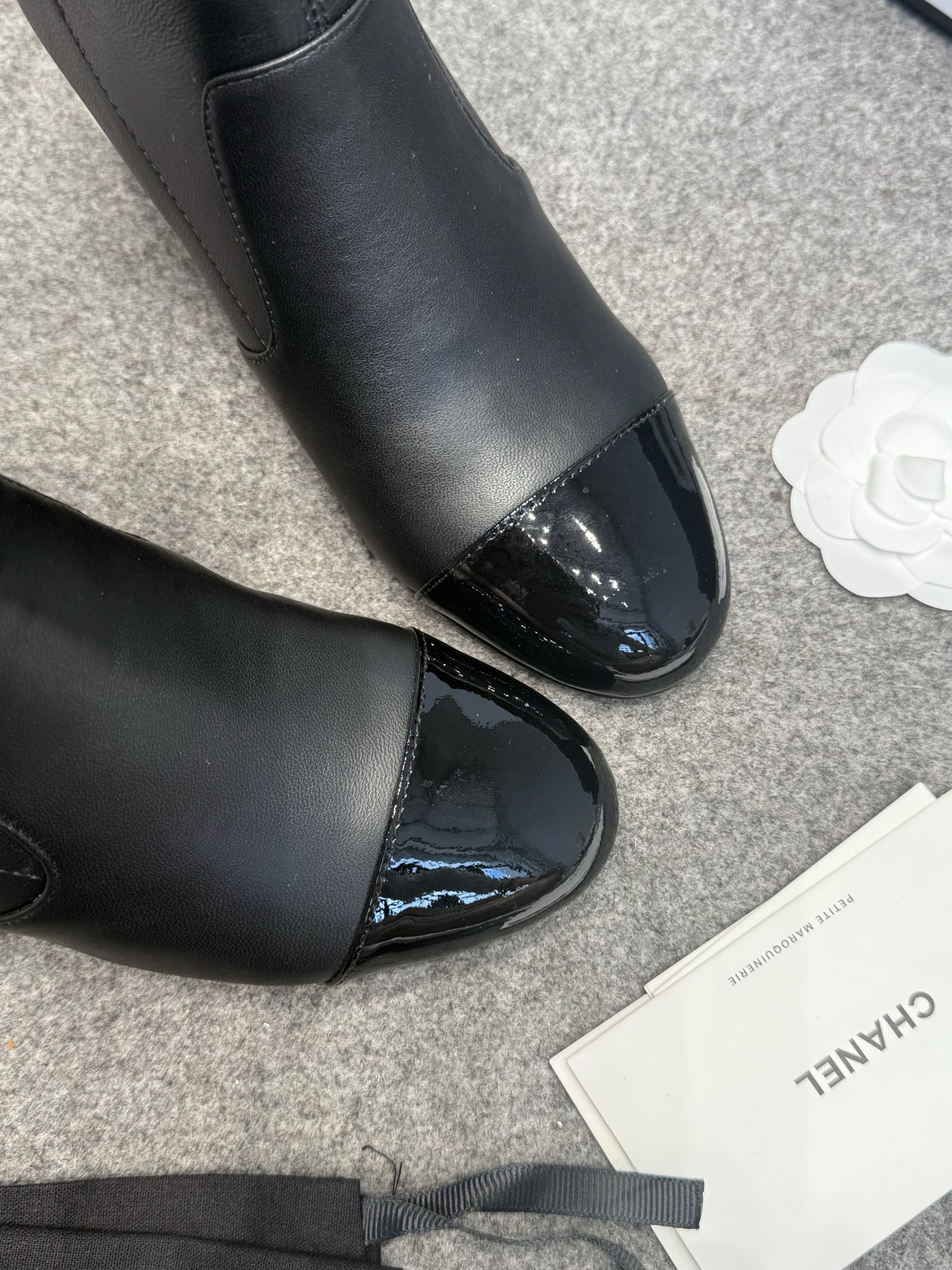 ua Ch*el mid-calf boots 6.5cm heel